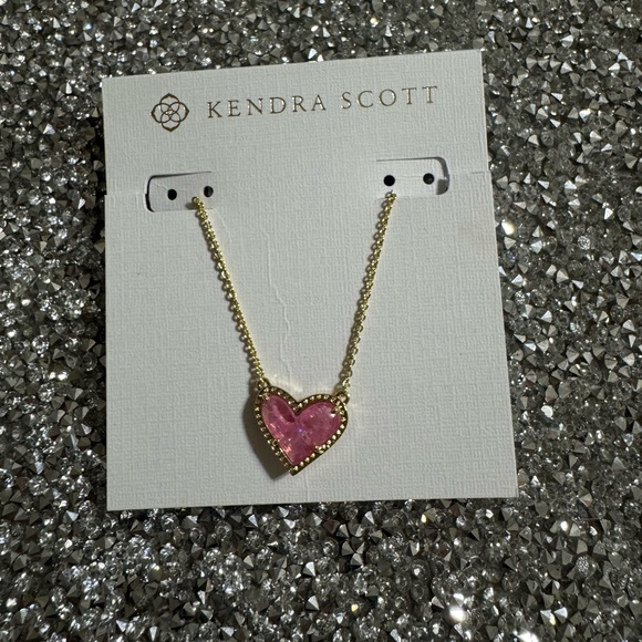 NWT Kendra Scott Ari Heart Necklace - Picture 2 of 6